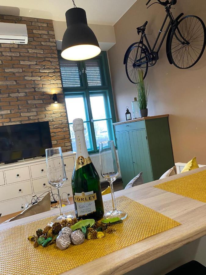 Pedal Apartman Szeged City Exterior foto