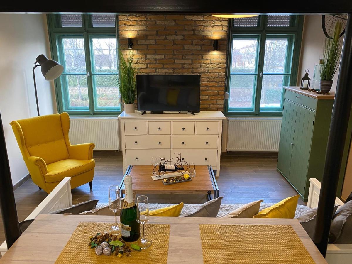 Pedal Apartman Szeged City Exterior foto